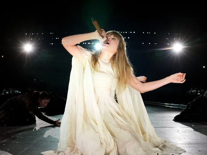 Taylor Swift Shouts Out Fans for Dancing in the Rain at 'Eras' Tour