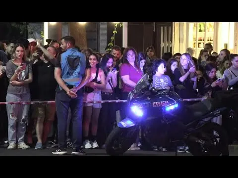 Scene outside Buenos Aires hotel where One Direction's Liam Payne died |  AFP - YouTube