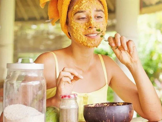 Treat acne and scars with fresh turmeric