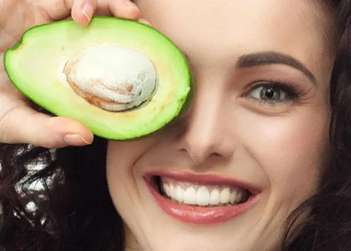 Prevent wrinkles with avocado mask