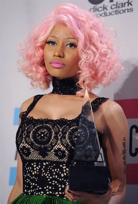 See Nicki Minaj’s Beauty Transformation | StyleCaster