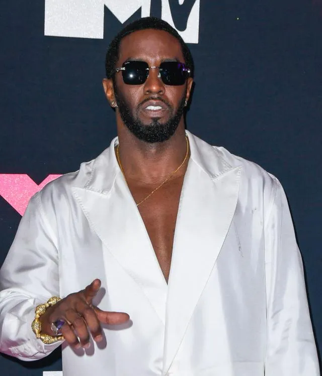 Nueva demanda contra Diddy afirma que un atleta profesional impidió que el rapero agrediera sexualmente a un hombre en una fiesta en Ciroc