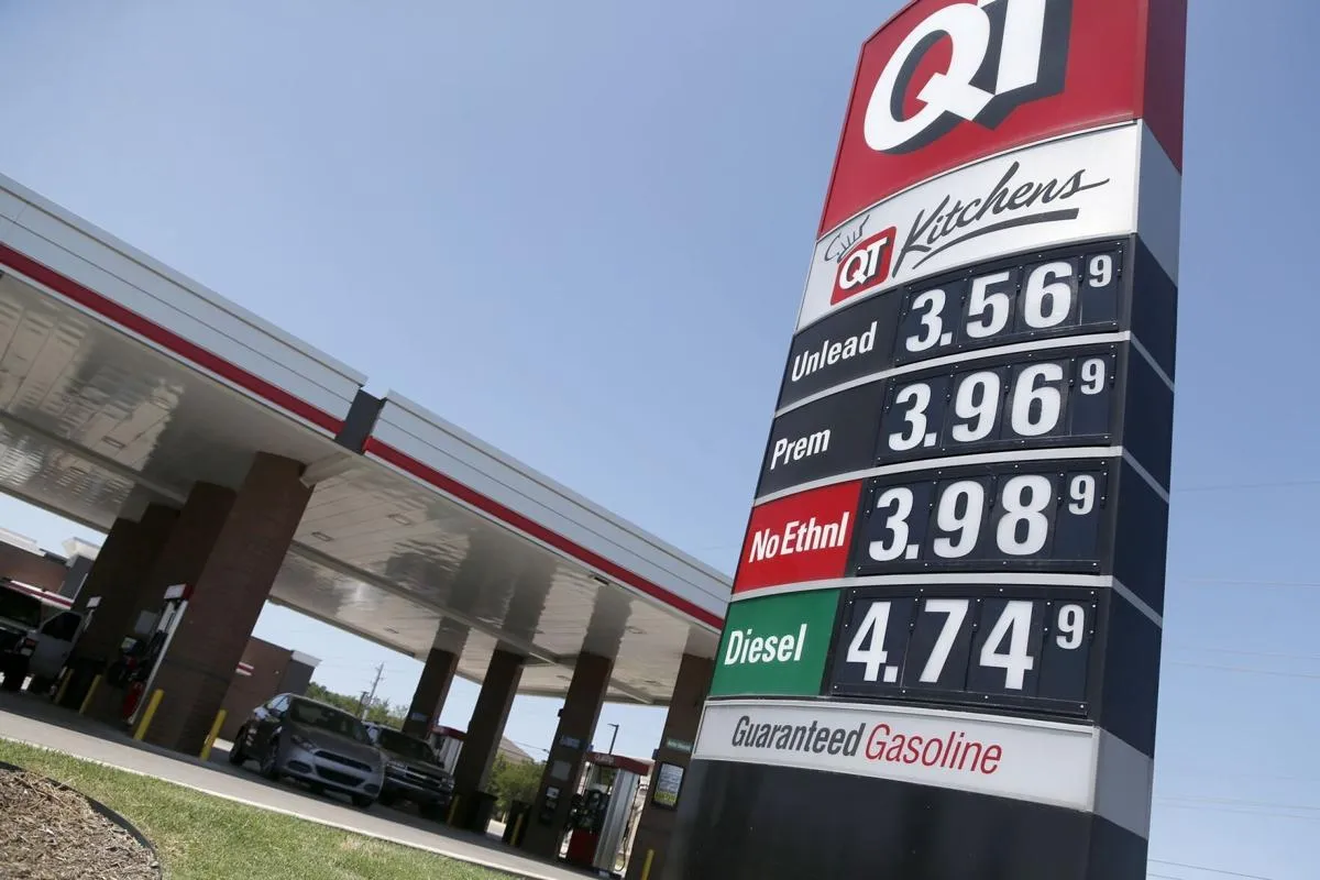 Gas prices fall for seventh straight week