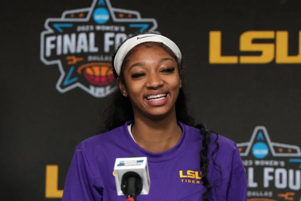 Hailey Van Lith Transfer: Angel Reese Reacts To LSU Landing Ex-Louisville  Star - Athlon Sports