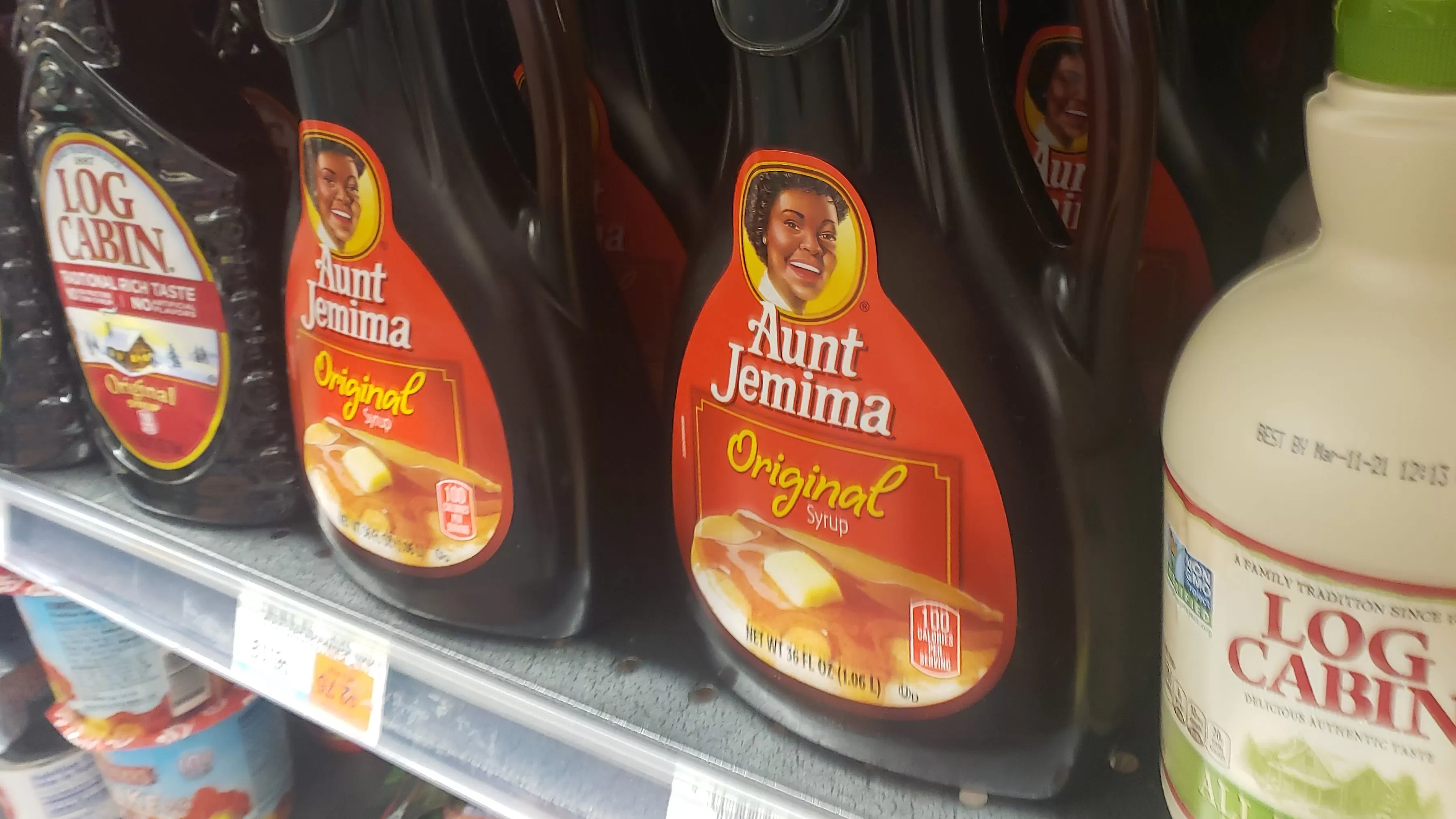 Aunt Jemima brand changes: Families of models oppose Quaker Oats' plan