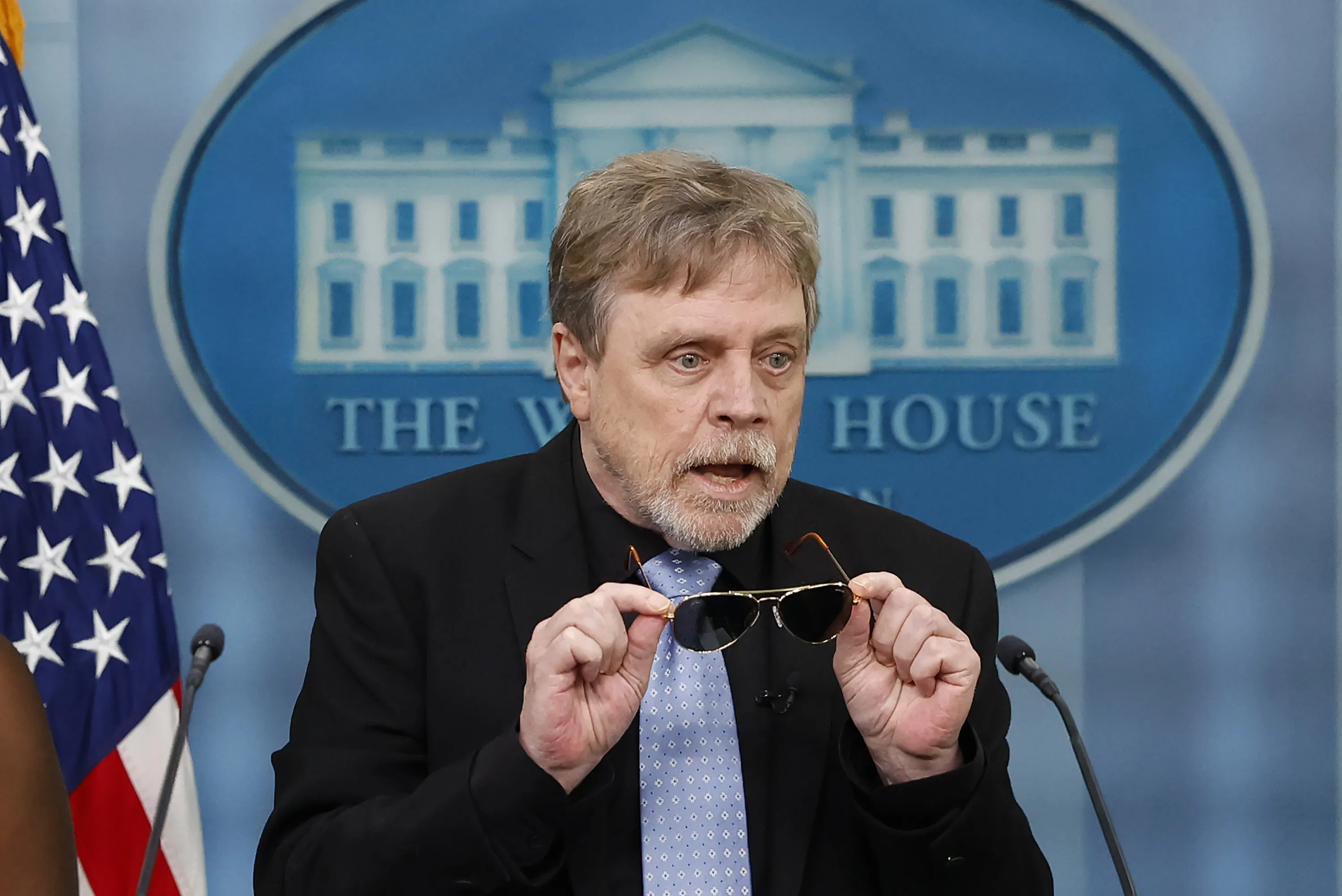 Star Wars' Mark Hamill's Election Remark Takes Internet by Storm - Newsweek