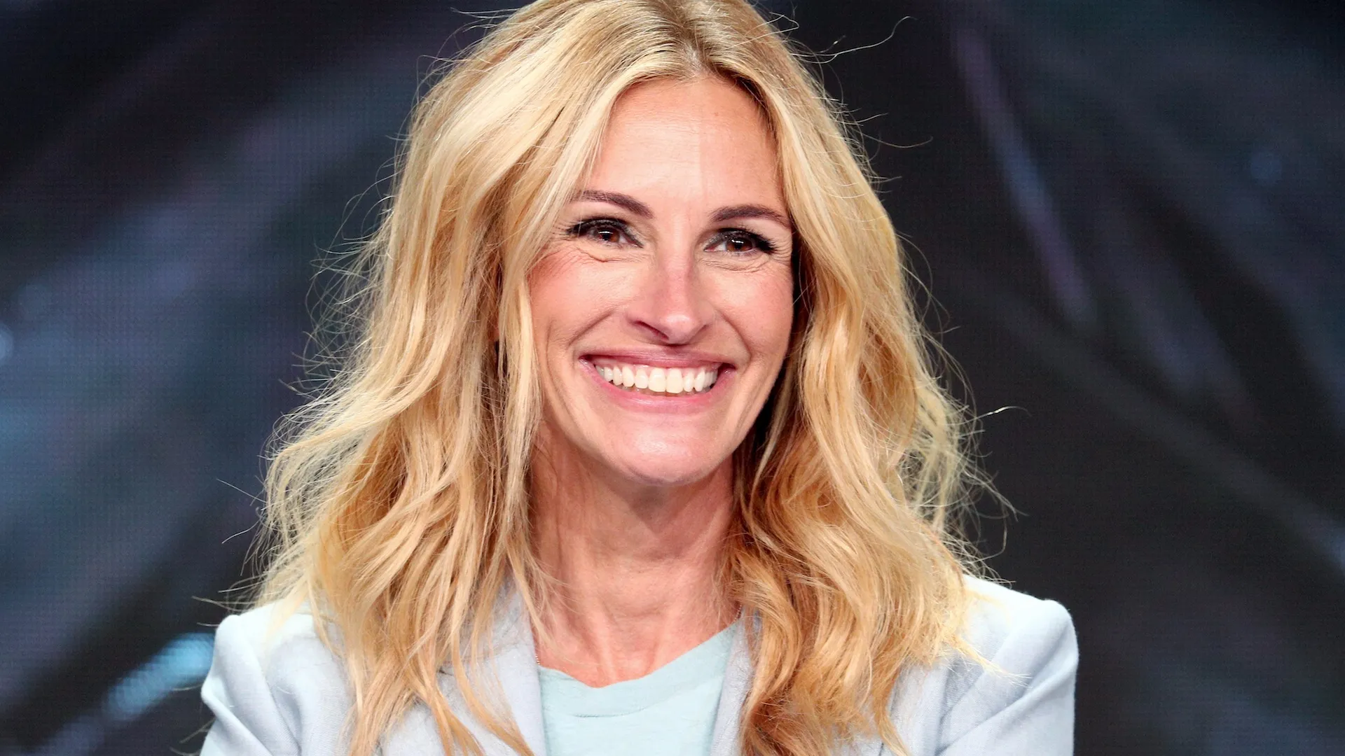 Julia Roberts Gets Candid About Age Discrimination in a New Interview