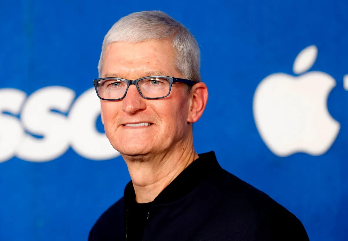 Thu nhập CEO Apple Tim Cook giảm mạnh