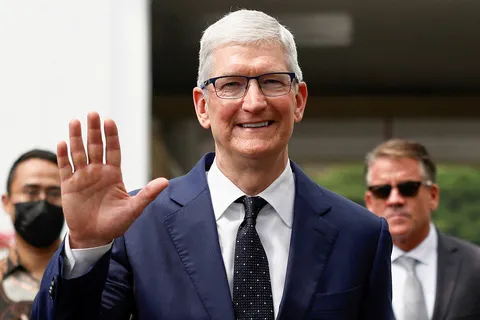 Sau Indonesia, CEO Apple Tim Cook tiếp tục thăm và ca ngợi Singapore - Tuổi  Trẻ Online