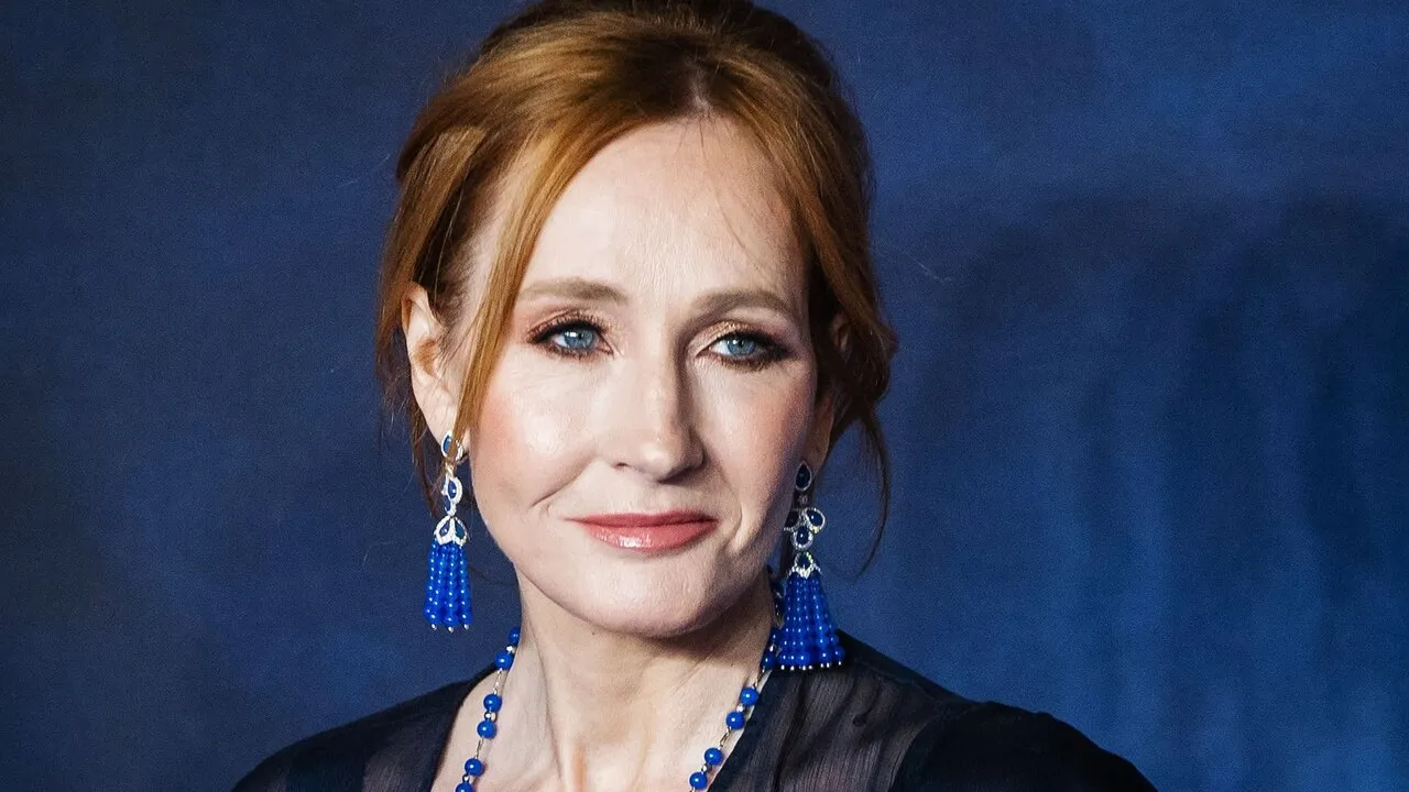 J. K. Rowling: Từ Bà Mẹ Đơn Thân Thành Nhà Văn Tỷ Phú Đầu Tiên Trong Lịch Sử