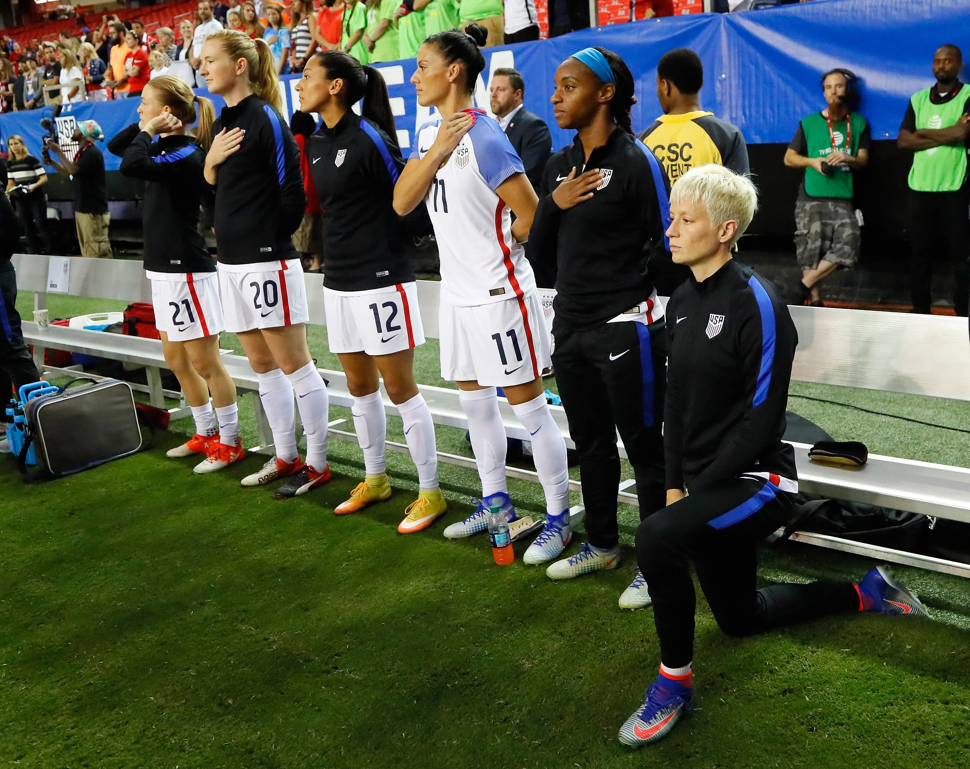 Megan Rapinoe accuses former US Women's National Team coach Jill Ellis of  failing to support her over 'take a knee' stance | The Independent