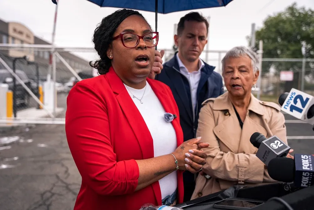 Cover Image for “BREAKING: LaMonica McIver Charged with Assaulting Federal Officers – Could Face 17 Years in Prison!”